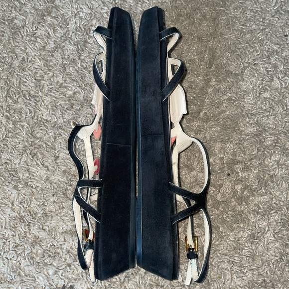 Prada black suede platform pink tulip t-strap sandals - Picture 12 of 15